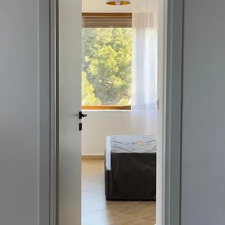 Apartment Currila 14v *
